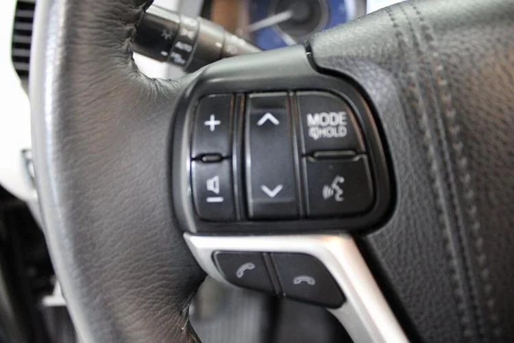 2018 Midnight Black Metallic Toyota Sienna XLE Premium 7 Passenger