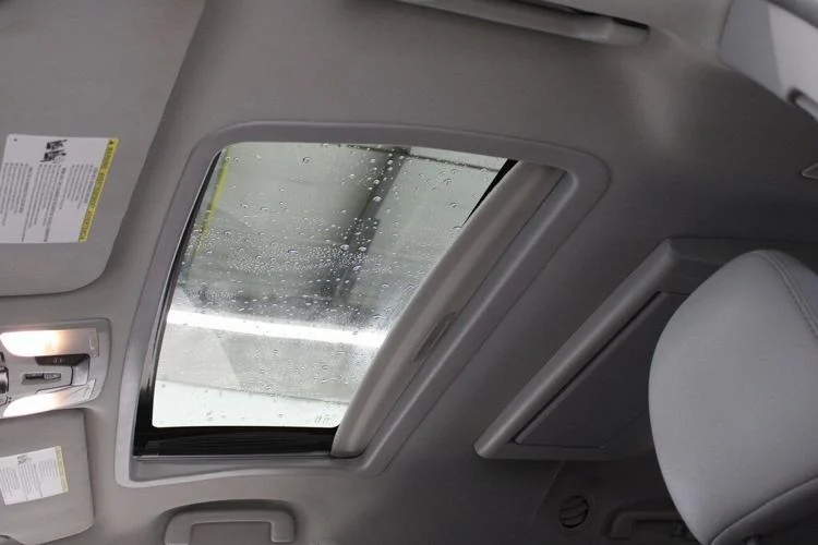 2018 Midnight Black Metallic Toyota Sienna XLE Premium 7 Passenger