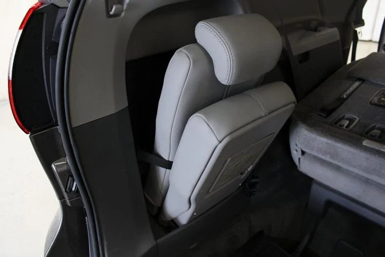 2018 Midnight Black Metallic Toyota Sienna XLE Premium 7 Passenger