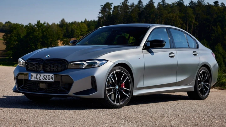 2023 BMW M340i xDrive, front quarter view