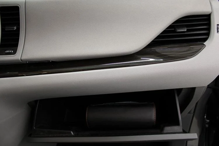 2018 Midnight Black Metallic Toyota Sienna XLE Premium 7 Passenger