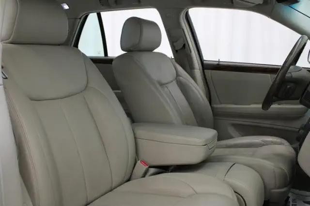 2006 Light Platinum Cadillac DTS Base