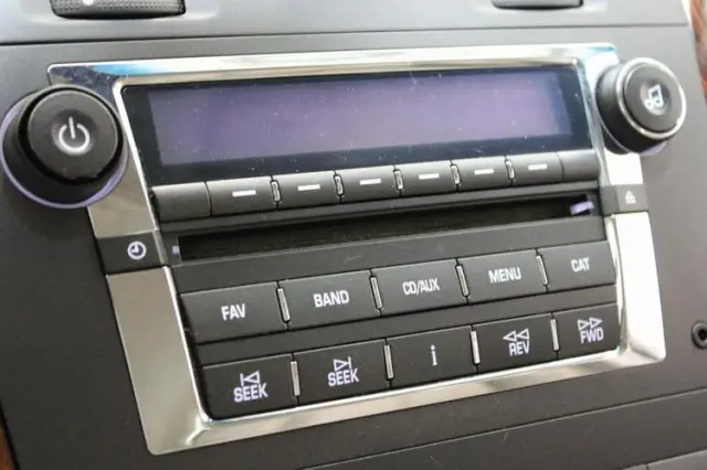 2006 Light Platinum Cadillac DTS Base