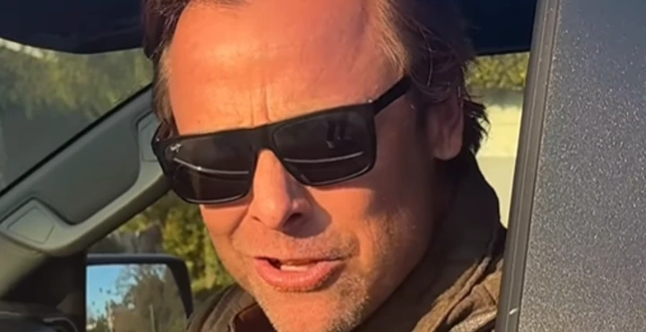 Pickup Truck Accused Of Cutting Off Old Lady, Driver Is All Smiles