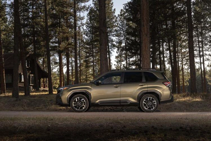 2025_subaru_forester_06