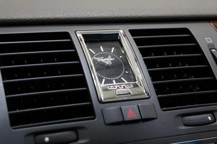 2006 Light Platinum Cadillac DTS Base