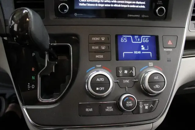 2018 Midnight Black Metallic Toyota Sienna XLE Premium 7 Passenger