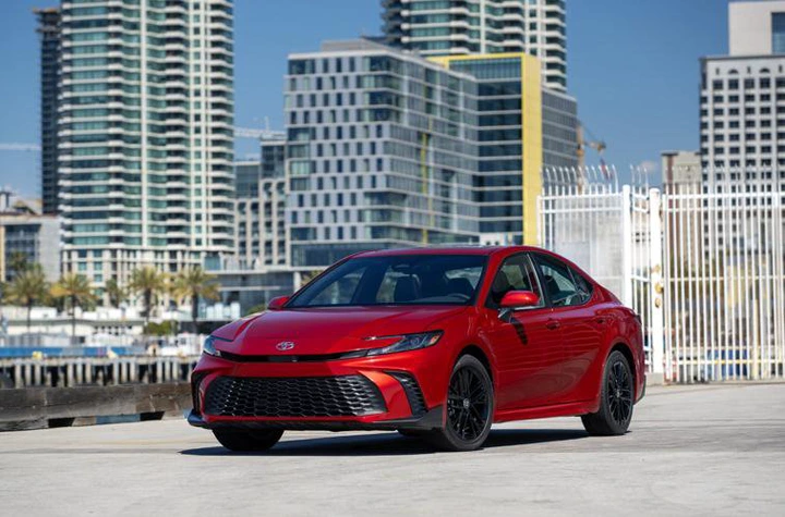 The 2025 Toyota Camry is offered in comfort-oriented LE and XLE trims, or sportier SE and XSE models.